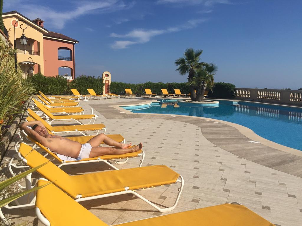 Sunny Panoramic Balcony Apartment Èze Екстериор снимка
